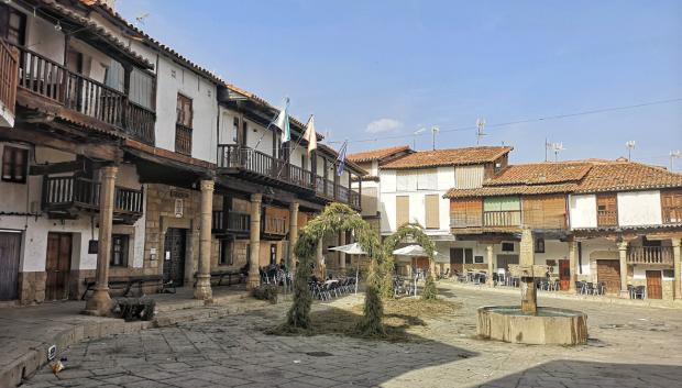 Plaza Mayor y Fuente de los Cuatro Caños