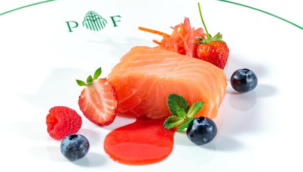 Plato de salmón de Heinz Beck, chef con tres estrellas Michelin
