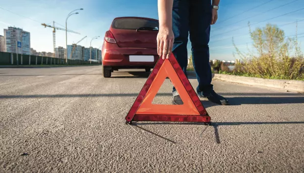 La multa no es por no llevar la V16, es por no señalizar una emergencia