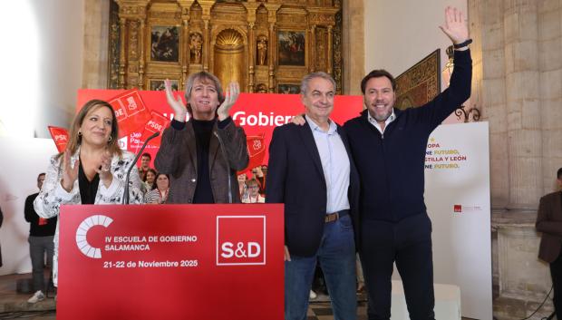 El expresidente José Luis Rodríguez Zapatero, junto al ministro de Transportes y Movilidad Sostenible, Óscar Puente. También presentes la presidenta de la Alianza Progresista europea, Iratxe García, y el secretario general del PSOE de Castilla y León, Carlos Martínez