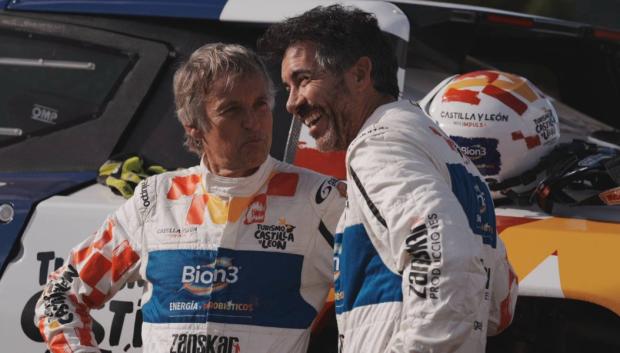 Calleja y Edu Blanco durante la presentación del coche