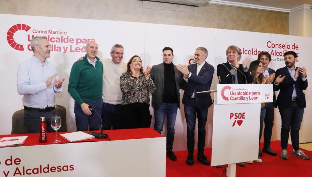 Clausura del consejo de Alcaldes del PSOE de Castilla y León,  con las intervenciónes del secretario de Estado para la Unión Europea, Fernando Sampedro Marcos;  y del secretario general del PSCyL y candidato a la Presidencia de la Junta, Carlos Martínez