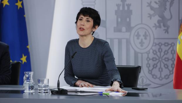 La portavoz del Gobierno, Elma Saiz, este martes en la Moncloa