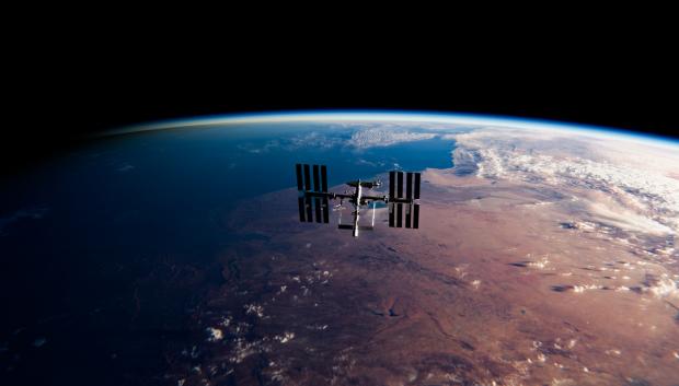 Estación Espacial Internacional orbitando la Tierra