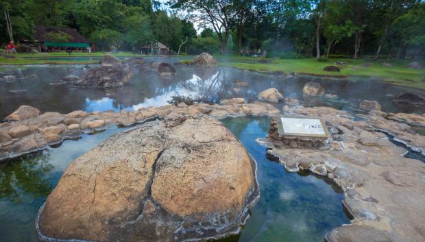 Aguas termales en el Parque Nacional Chae Son, en Lampang