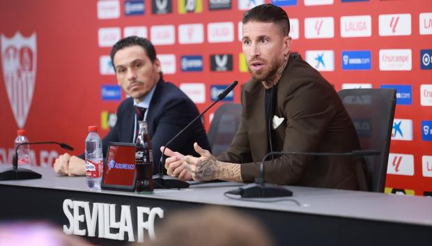 Sergio Ramos junto al actual presidente del Sevilla, José María Del Nido Benavente