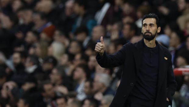 MADRID, 17/01/2026.- El entrenador del Real Madrid Álvaro Arbeloa durante el partido de LaLiga EA Sports disputado contra el Levante UD este sábado en el estadio Santiago Bernabéu de Madrid. EFE/ Javier Lizón