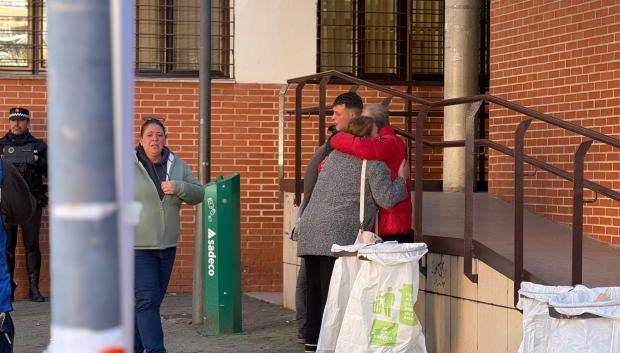 Familiares en el Centro Cívico Poniente Sur de Córdoba