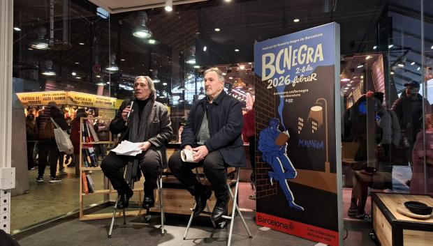 Xavier Marcé y Carlos Zanón, este lunes en la presentación de BCNegra 2026