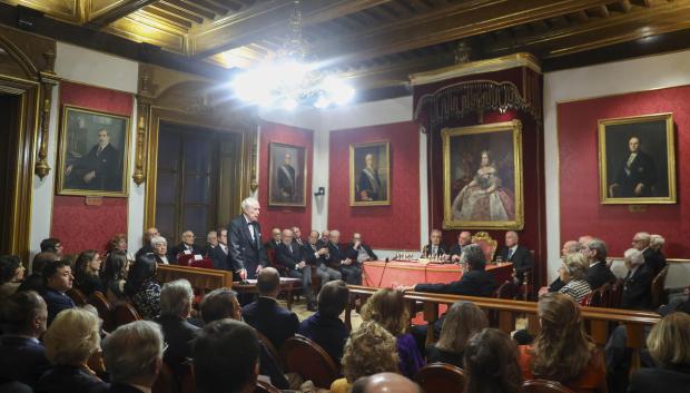 Imagen del acto de toma de posesión de Javier Rupérez como miembro de la Real Academia de Ciencias Morales y Políticas