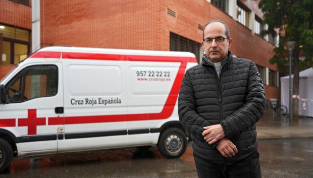 Francisco Jesús Granados, ante el Centro Cívico de Poniente Sur en Córdoba