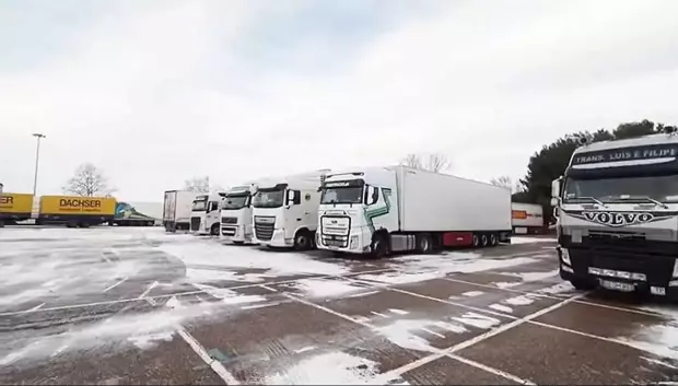 Bloquear el tráfico de camiones por cuatro copos no es poca cosa