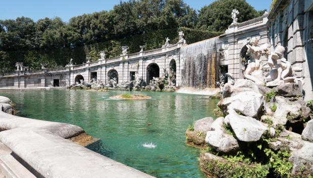 Fuente de Eolo, una de las varias que adornan los jardines de Caserta