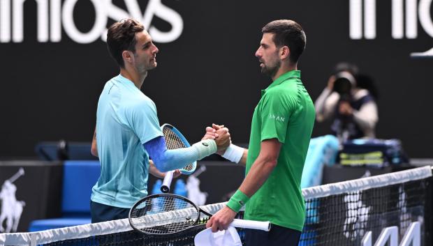 Novak Djokovic celebra el pase a semifinales del Open de Australia