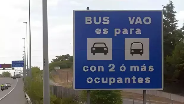 Los eléctricos dejarán de circular por los carriles VAO