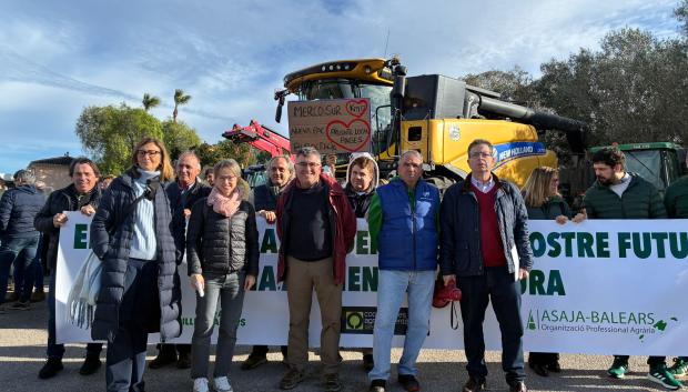 El conseller del ramo, Joan Simonet, ha asistido a la movilización de Ariany