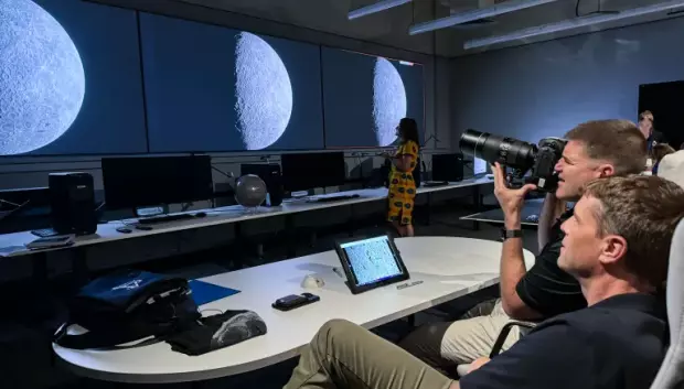 La tripulación de Artemis II practica fotografía lunar en el Centro Espacial Johnson de la NASA en Houston