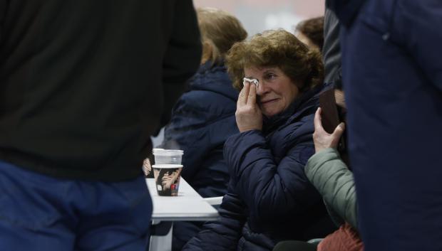 Los vecinos desalojados de Grazalema (Cádiz) llegan este jueves al polideportivo de El Fuerte de Ronda (Málaga)