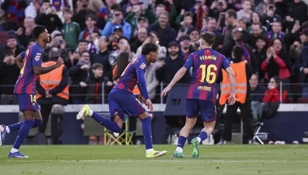 Lamine Yamal celebra el gol al Mallorca
