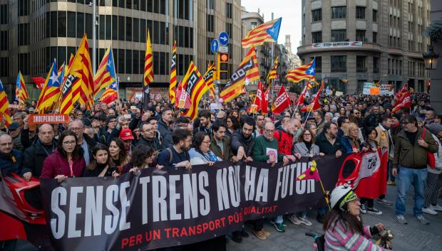 Manifestantes, este sábado por la tarde, en Barcelona