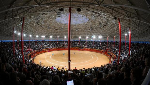 Vista del lleno en la Plaza de Toros de Valdemorillo