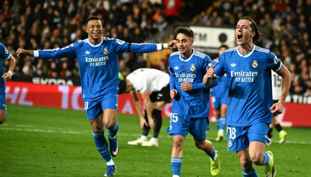Álvaro Carreras celebra el 0-1