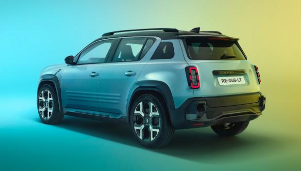 Trasera y frontal tienen una personalidad muy propia que nos recuerdan al original