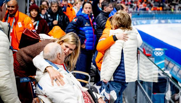 La Reina Máxima saluda al Rey de Noruega