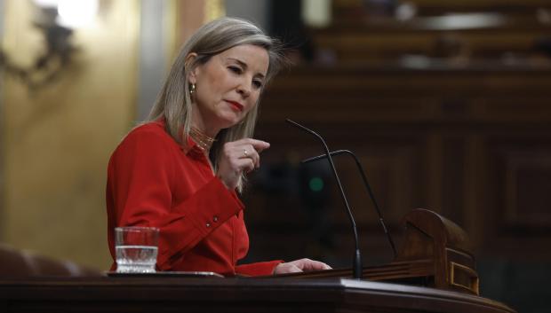 La portavoz de Sumar, Verónica Martínez en su turno de palabra tras la intervención del presidente del Gobierno