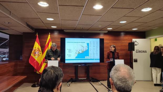 El secretario de Estado de Transportes, José Antonio Santano, la consejera de Territorio, Sílvia Paneque