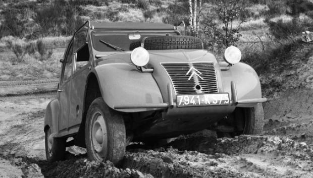 El 2CV tenía dos motores, cada uno de 14 caballos