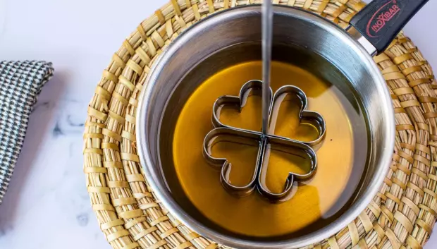 Molde de hierro flores manchegas