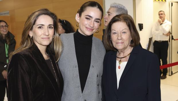 Natalia Figueroa, Alejandra Martos Figueroa and Manuela Arenza Martos