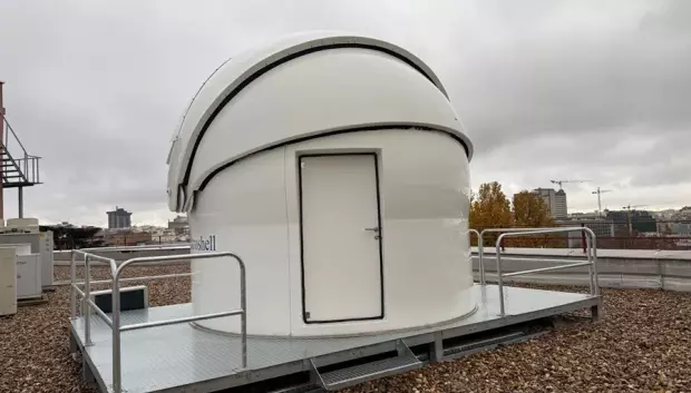 Domo que protege la estación que incluye el telescopio que va a servir para recibir y procesar comunicaciones cuánticas enviadas desde satélites, con el objetivo de crear enlaces de comunicación ultraseguros