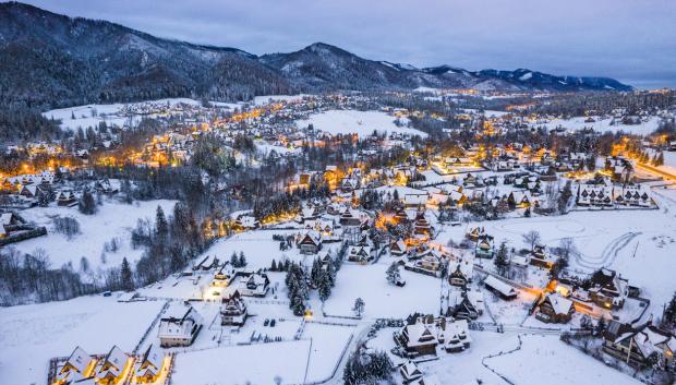 Preciosa imagen de Zakopane en invierno