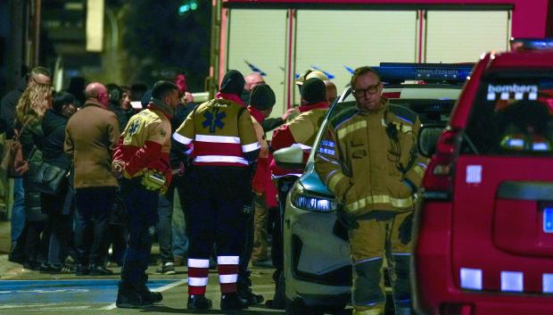 Dotaciones de los bomberos desplazados en el lugar