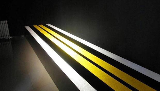 Las líneas actuales son retroreflectantes