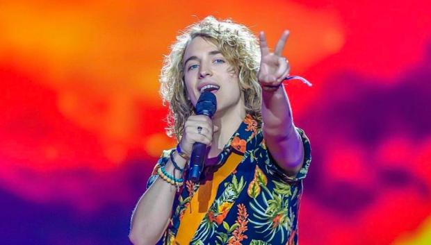 Manel Navarro  actuando en Eurovisión (2017)