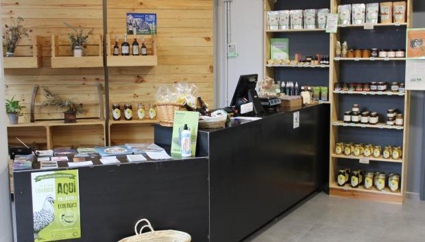 Interior de la Agrobotiga