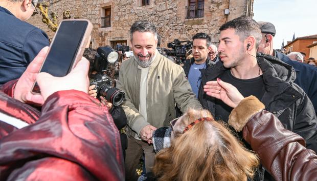 El presidente de Vox, Santiago Abascal, visita Lerma acompañado por el candidato a la Presidencia de la Junta, Carlos Pollán