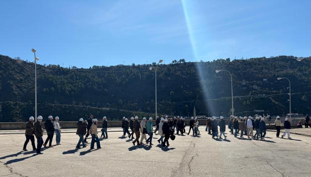 Un grupo de madrileños en su visita a El Atazar este sábado