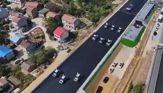 La maquinaria en formación de a 10