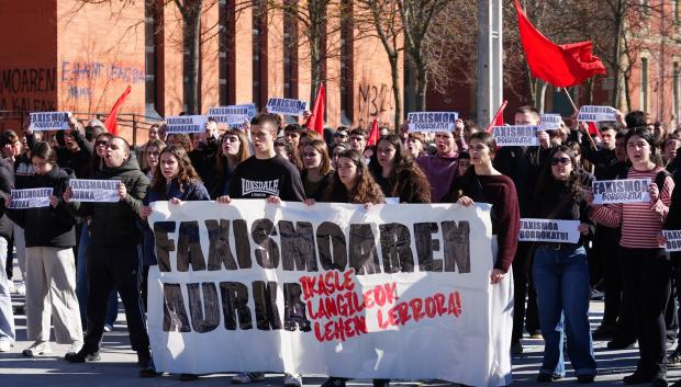 Radicales protestan contra el acto de Vox