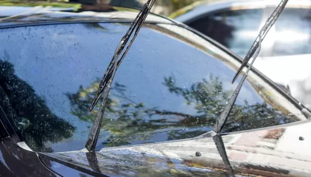 Como broma tiene poca gracia, lo que no quita que no sea habitual