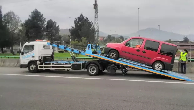 Las grúas de carretera han pedido medidas de seguridad, no balizas V16