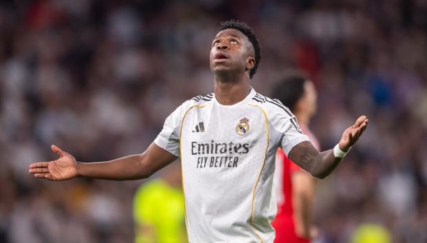 Vinicius Jr. celebra su gol ante el Benfica en el Bernabéu