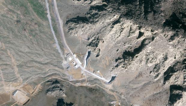 Esta imagen satelital muestra edificios en la base de misiles de Kermanshah en el oeste de Irán antes de la guerra