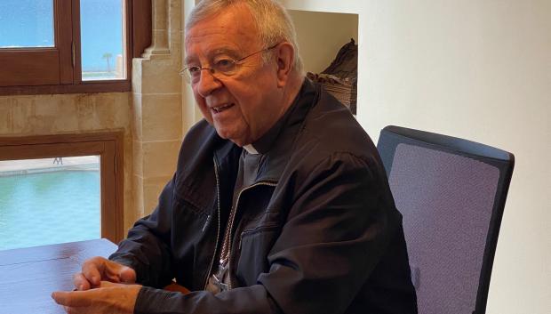 Monseñor Taltavull en otro momento de la entrevista