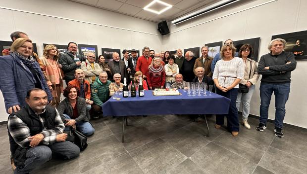 Algunos de los socios de Afoco, celebrando los 45 años