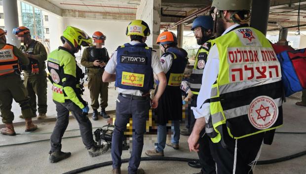 Un muerto en Israel por impactos tras andanada de misiles de Irán, el primero en 8 días
